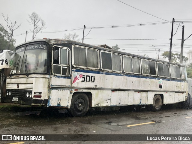 Ônibus Particulares 500 na cidade de Porto Alegre, Rio Grande do Sul, Brasil, por Lucas Pereira Bicca. Número da foto: #12351143.