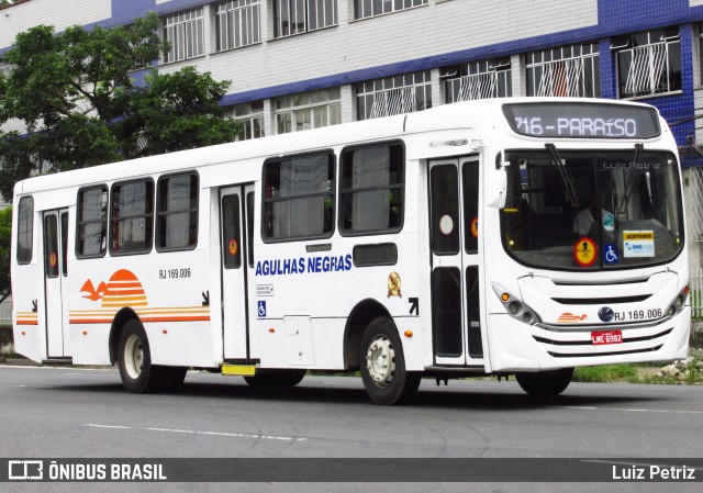Viação Agulhas Negras RJ 169.006 na cidade de Volta Redonda, Rio de Janeiro, Brasil, por Luiz Petriz. Número da foto: #12351567.