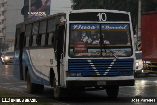 El Universo SRL - Linea 10 705 na cidade de Mariano Roque Alonso, Central, Paraguai, por José Paredes. Número da foto: #12354814.