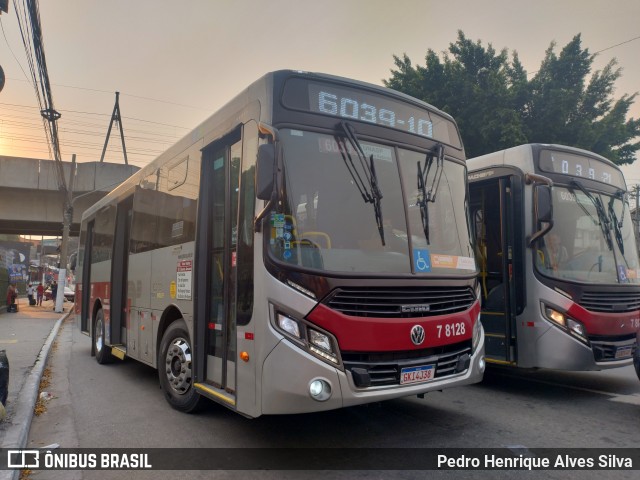Transwolff Transportes e Turismo 7 8128 na cidade de São Paulo, São Paulo, Brasil, por Pedro Henrique Alves Silva. Número da foto: #12354972.