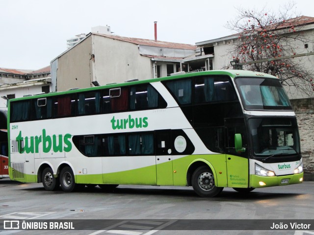 TurBus 2541 na cidade de Viña del Mar, Valparaíso, Valparaíso, Chile, por João Victor. Número da foto: #12356296.