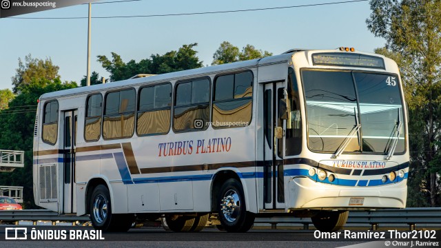 Turibus Platino 45 na cidade de Tlaquepaque, Jalisco, México, por Omar Ramírez Thor2102. Número da foto: #12361039.