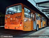 Expresso Azul JA297 na cidade de Curitiba, Paraná, Brasil, por Hipólito Rodrigues. Número da foto: #:id.