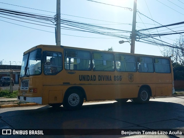 Colegio Unidad Divina 895 na cidade de La Florida, Santiago, Metropolitana de Santiago, Chile, por Benjamín Tomás Lazo Acuña. Número da foto: #12364577.