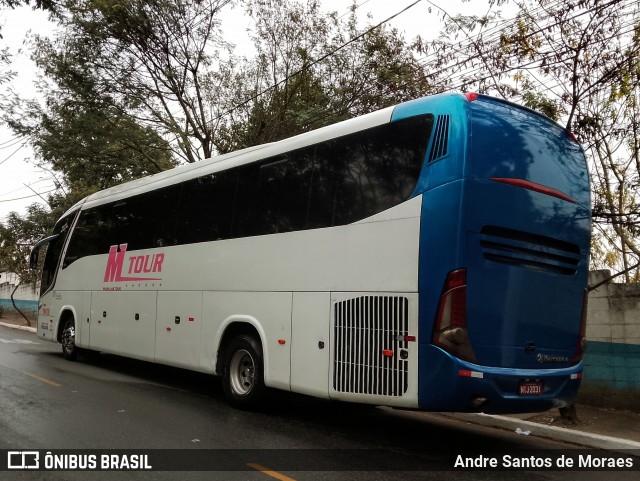 Muralha Tour Transportes e Turismo 910 na cidade de São Paulo, São Paulo, Brasil, por Andre Santos de Moraes. Número da foto: #12365558.
