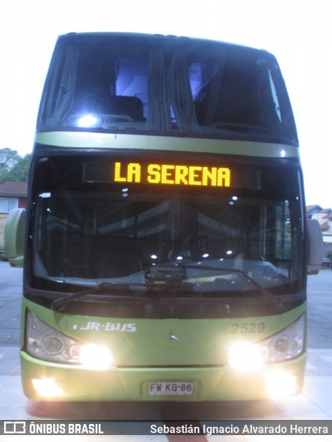 TurBus 2529 na cidade de Concepción, Concepción, Bío-Bío, Chile, por Sebastián Ignacio Alvarado Herrera. Número da foto: #12365485.