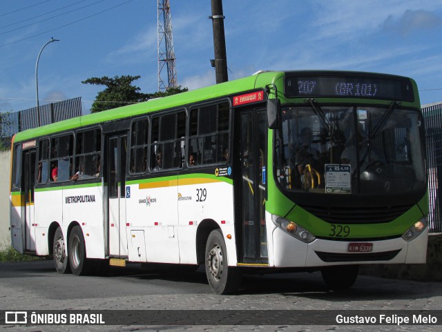 Empresa Metropolitana 329 na cidade de Recife, Pernambuco, Brasil, por Gustavo Felipe Melo. Número da foto: #12367339.
