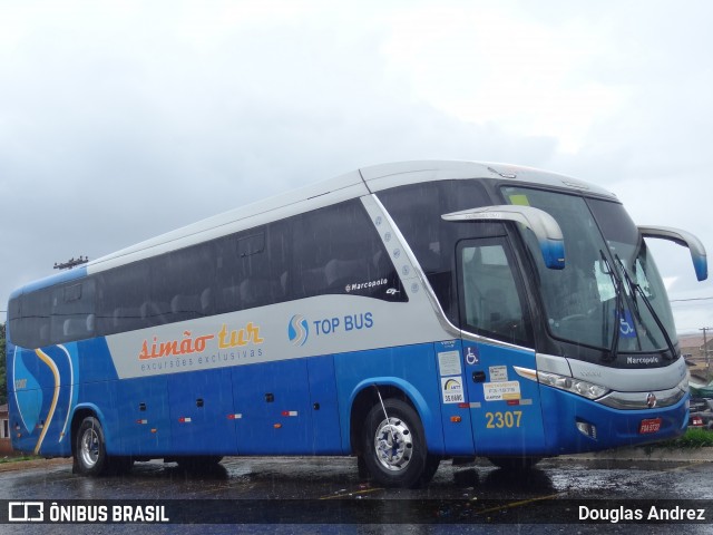 Simão Tur 2307 na cidade de Trindade, Goiás, Brasil, por Douglas Andrez. Número da foto: #12300297.