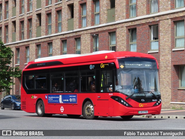 Blue Triangle Buses Limited SEE205 na cidade de London, Greater London, Inglaterra, por Fábio Takahashi Tanniguchi. Número da foto: #12301084.