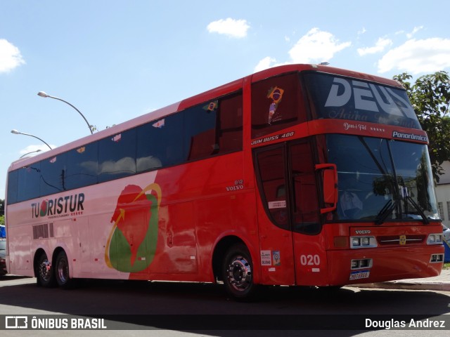 Turistur Turismo 020 na cidade de Trindade, Goiás, Brasil, por Douglas Andrez. Número da foto: #12300358.