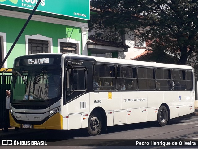 Pontual Sul Transporte e Turismo 6490 na cidade de Botucatu, São Paulo, Brasil, por Pedro Henrique de Oliveira. Número da foto: #12368109.