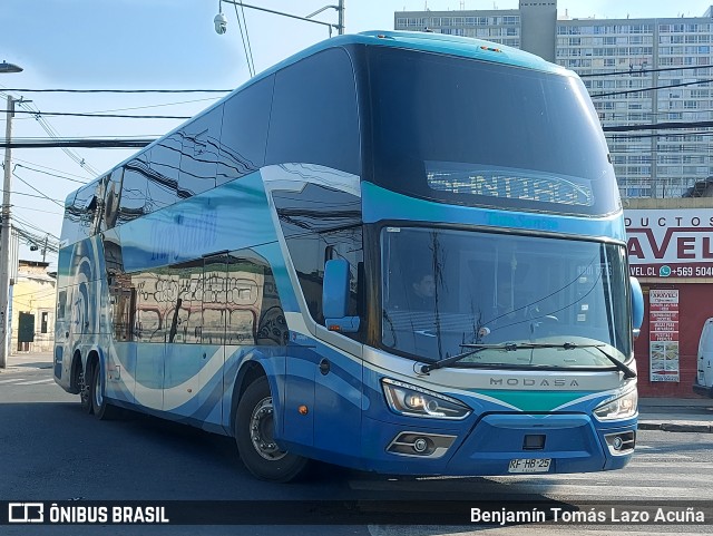 TranSantin 210 na cidade de Estación Central, Santiago, Metropolitana de Santiago, Chile, por Benjamín Tomás Lazo Acuña. Número da foto: #12369805.