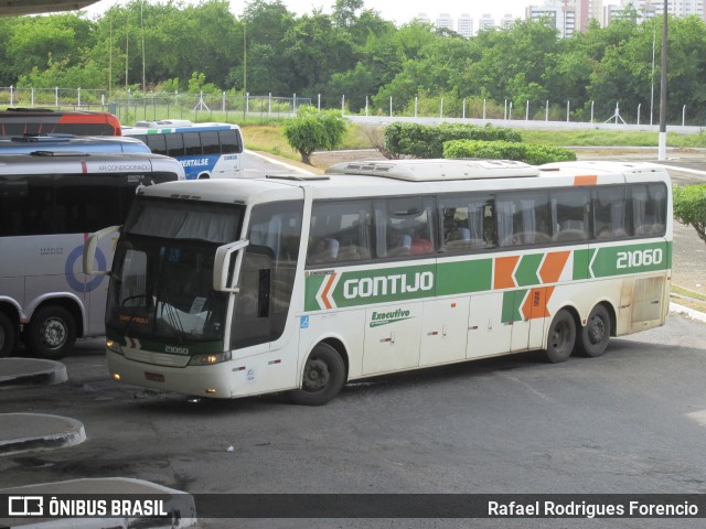 Empresa Gontijo de Transportes 21060 na cidade de Aracaju, Sergipe, Brasil, por Rafael Rodrigues Forencio. Número da foto: #12368148.
