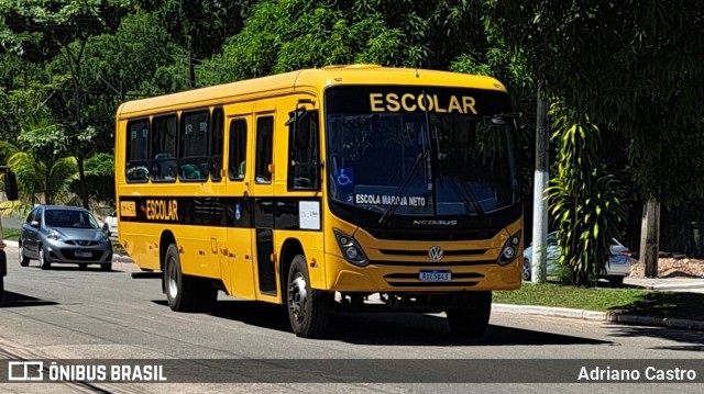 Escolares  na cidade de Belém, Pará, Brasil, por Adriano Castro. Número da foto: #12368289.