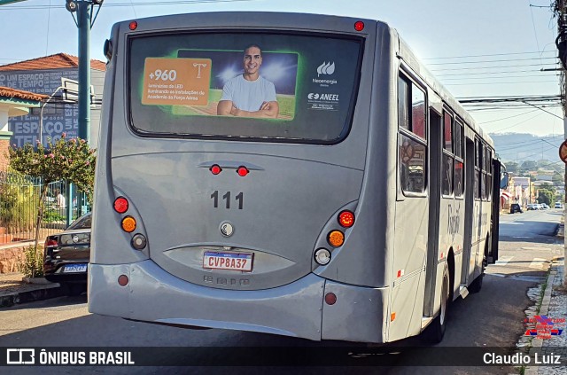 Viação Pirassununga 111 na cidade de Pirassununga, São Paulo, Brasil, por Claudio Luiz. Número da foto: #12369362.