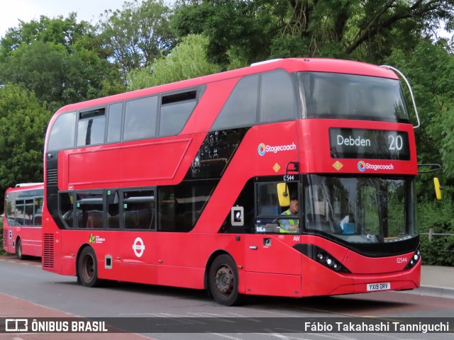 Stagecoach 12544 na cidade de Loughton, Essex, Inglaterra, por Fábio Takahashi Tanniguchi. Número da foto: #12369065.
