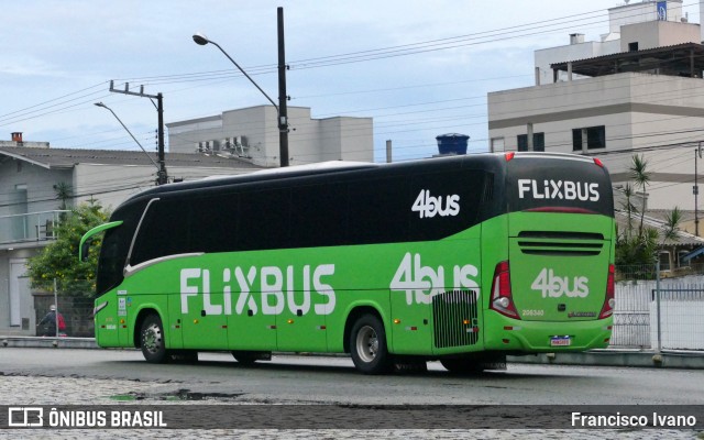 FlixBus Transporte e Tecnologia do Brasil 206340 na cidade de Balneário Camboriú, Santa Catarina, Brasil, por Francisco Ivano. Número da foto: #12372386.