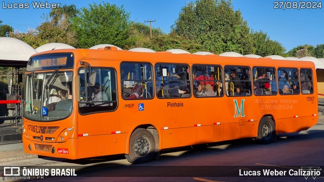Expresso Azul 17067 na cidade de Curitiba, Paraná, Brasil, por Lucas Weber Calizario. Número da foto: #12370192.