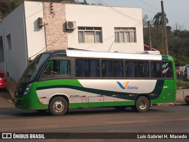 Vitória Fretamento e Turismo 2031 na cidade de Seara, Santa Catarina, Brasil, por Luís Gabriel H. Macedo. Número da foto: #12370545.