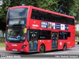 Metroline VMH2460 na cidade de London, Greater London, Inglaterra, por Fábio Takahashi Tanniguchi. Número da foto: #:id.