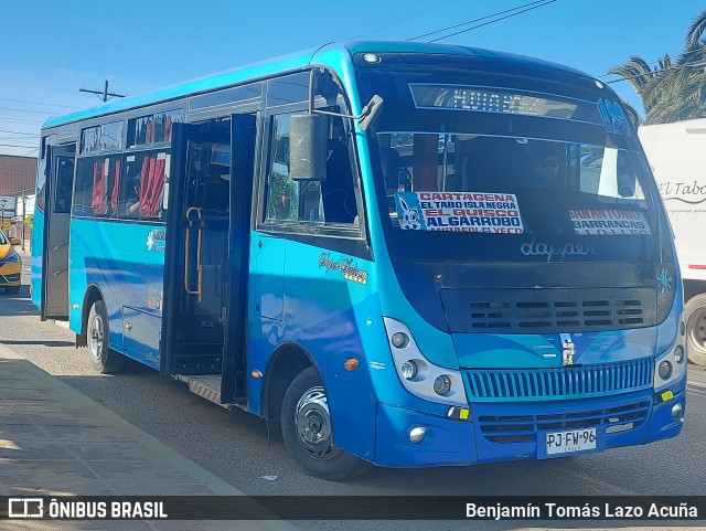 Taxibuses San Antonio 128 na cidade de El Tabo, San Antonio, Valparaíso, Chile, por Benjamín Tomás Lazo Acuña. Número da foto: #12304881.