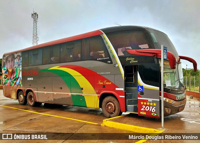 Autobuses Cruceña 2016 na cidade de Puerto Quijarro, Germán Busch, Santa Cruz, Bolívia, por Márcio Douglas Ribeiro Venino. Número da foto: #12303386.