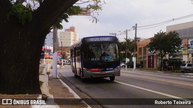 Empresa de Ônibus Vila Galvão 30.599 na cidade de São Paulo, São Paulo, Brasil, por Roberto Teixeira. Número da foto: #12304178.