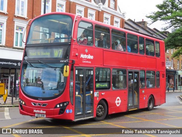 Metroline VW1405 na cidade de London, Greater London, Inglaterra, por Fábio Takahashi Tanniguchi. Número da foto: #12304225.