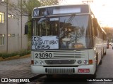 Viação Colombo 23090 na cidade de Curitiba, Paraná, Brasil, por Luis Marcelo Santos. Número da foto: #:id.