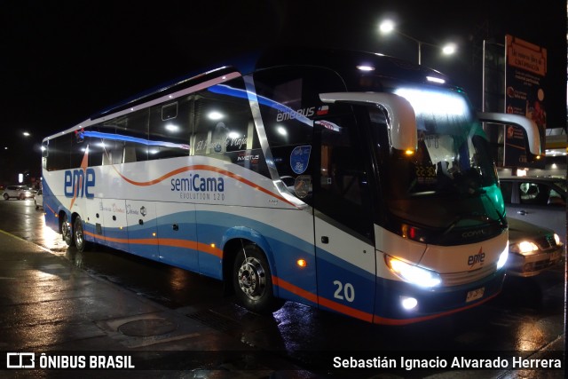Pullman Eme Bus 20 na cidade de Chillán, Ñuble, Bío-Bío, Chile, por Sebastián Ignacio Alvarado Herrera. Número da foto: #12310207.
