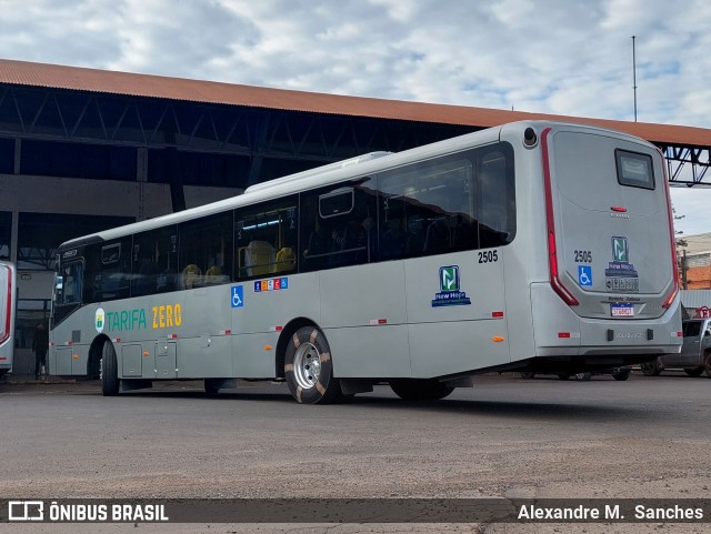 New Hope 2505 na cidade de Palmas, Paraná, Brasil, por Alexandre M.  Sanches. Número da foto: #12312800.