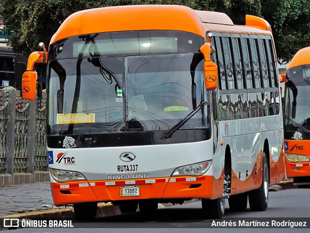 TRC 00 na cidade de Cartago, Cartago, Costa Rica, por Andrés Martínez Rodríguez. Número da foto: #12313126.