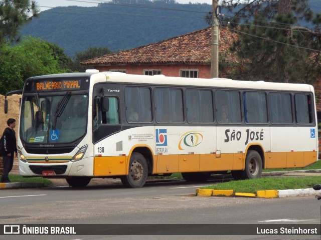 Expresso São José 138 na cidade de Osório, Rio Grande do Sul, Brasil, por Lucas Steinhorst. Número da foto: #12316355.