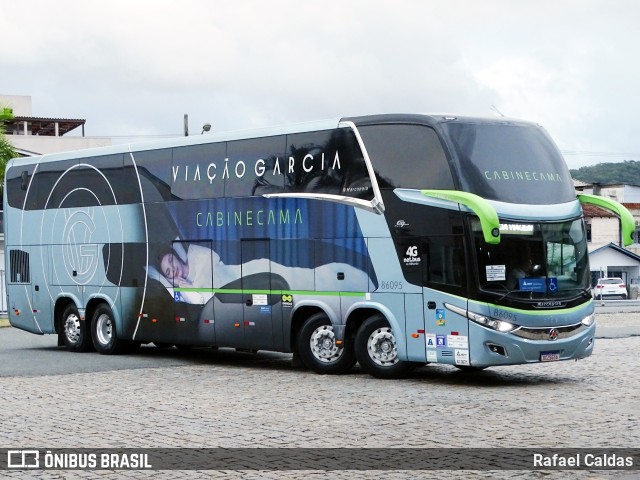 Viação Garcia 86095 na cidade de Balneário Camboriú, Santa Catarina, Brasil, por Rafael Caldas. Número da foto: #12373650.