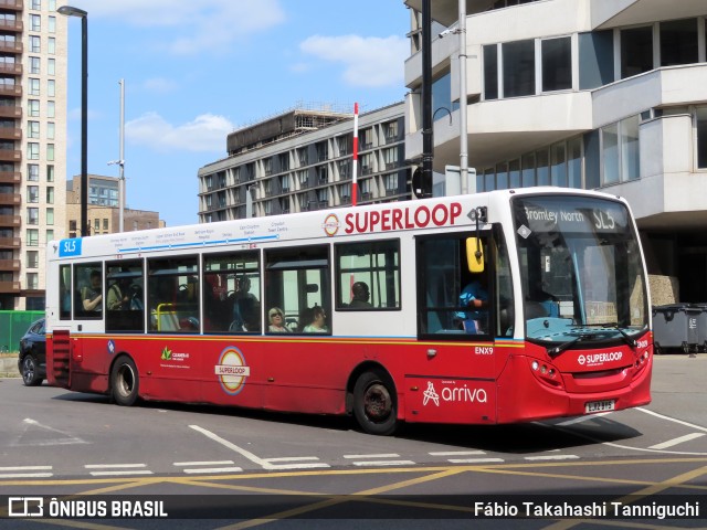 Arriva ENX9 na cidade de Croydon, Greater London, Inglaterra, por Fábio Takahashi Tanniguchi. Número da foto: #12398240.