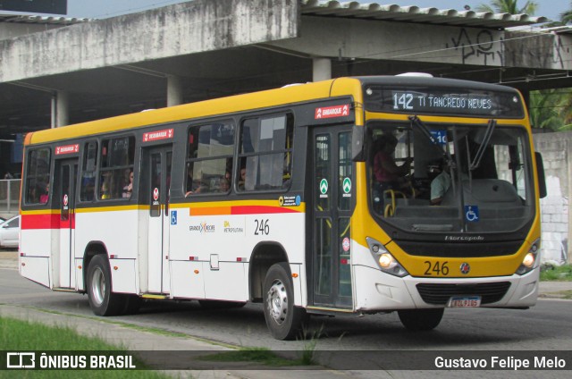 Empresa Metropolitana 246 na cidade de Recife, Pernambuco, Brasil, por Gustavo Felipe Melo. Número da foto: #12397498.