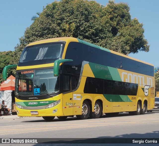 Empresa Gontijo de Transportes 25010 na cidade de Porto Seguro, Bahia, Brasil, por Sergio Corrêa. Número da foto: #12399038.