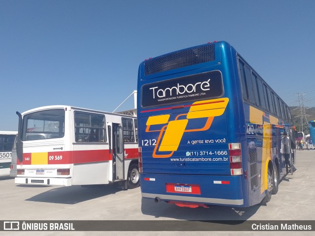 Transportadora Tamboré 1212 na cidade de Duque de Caxias, Rio de Janeiro, Brasil, por Cristian Matheus. Número da foto: #12397284.