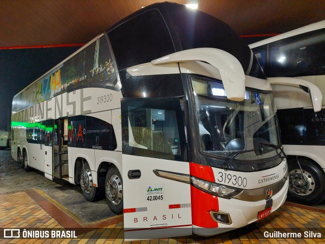 Auto Viação Catarinense 319300 na cidade de Santos, São Paulo, Brasil, por Guilherme Silva. Número da foto: #12401549.