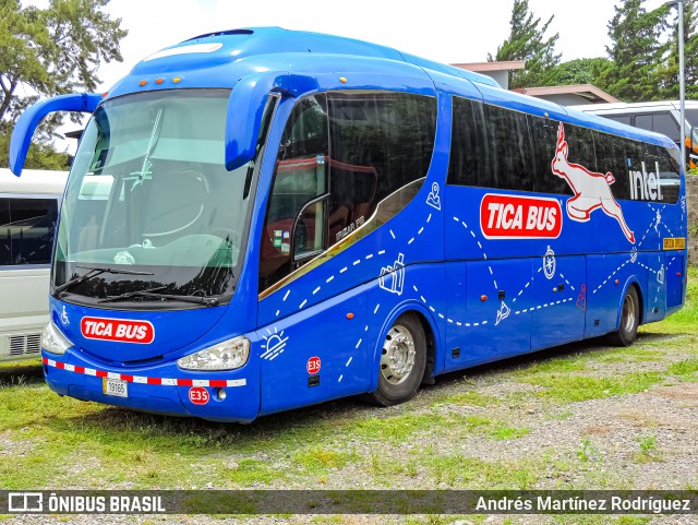 Tica Bus Transportes Internacionales Centroamericanos E35 na cidade de La Uruca, San José, San José, Costa Rica, por Andrés Martínez Rodríguez. Número da foto: #12400977.