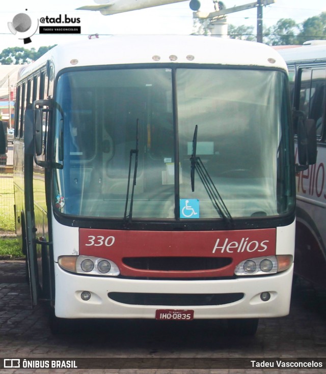 Helios Coletivos e Cargas 330 na cidade de Carazinho, Rio Grande do Sul, Brasil, por Tadeu Vasconcelos. Número da foto: #12399703.