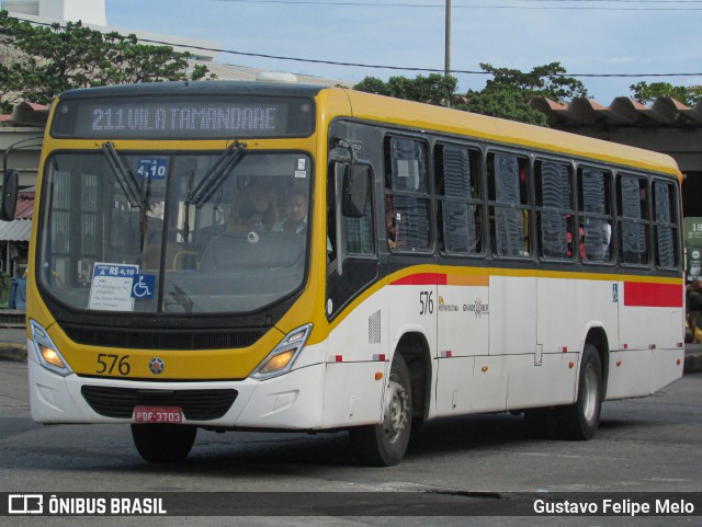 Empresa Metropolitana 576 na cidade de Recife, Pernambuco, Brasil, por Gustavo Felipe Melo. Número da foto: #12403120.