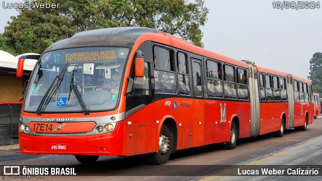 Expresso Azul 17E14 na cidade de Curitiba, Paraná, Brasil, por Lucas Weber Calizario. Número da foto: #12402005.