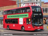 Abellio London Bus Company 2584 na cidade de Croydon, Greater London, Inglaterra, por Fábio Takahashi Tanniguchi. Número da foto: #12403716.