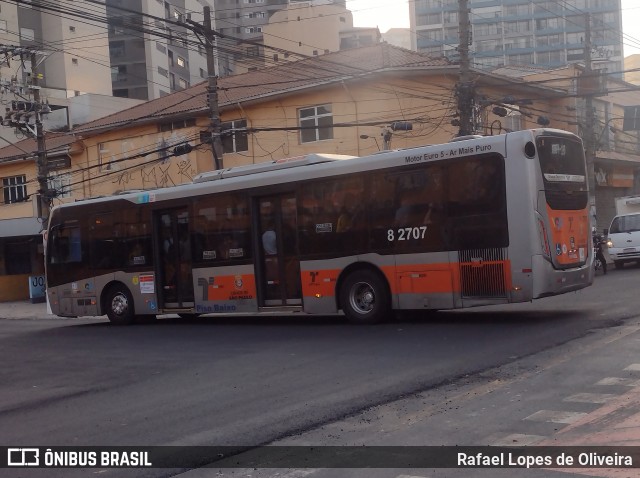 Viação Gato Preto 8 2707 na cidade de São Paulo, São Paulo, Brasil, por Rafael Lopes de Oliveira. Número da foto: #12404695.