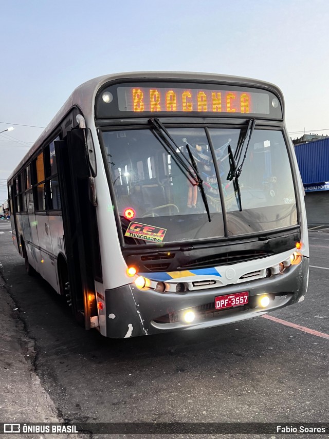 Ônibus Particulares 487 na cidade de Bragança, Pará, Brasil, por Fabio Soares. Número da foto: #12405255.