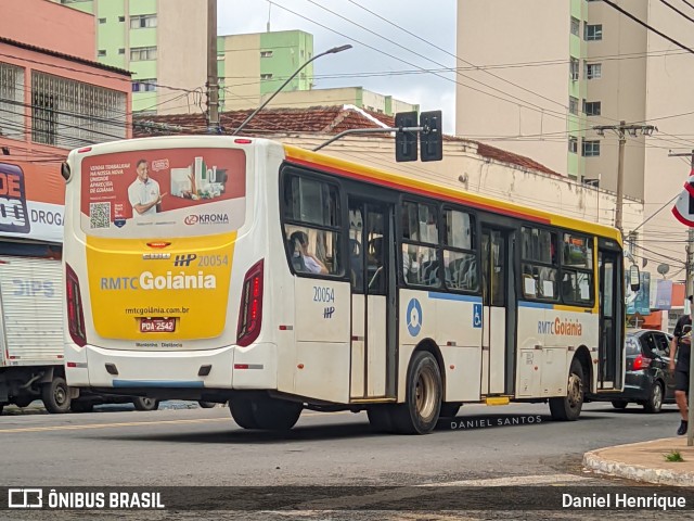 HP Transportes Coletivos 20054 na cidade de Goiânia, Goiás, Brasil, por Daniel Henrique. Número da foto: #12404852.