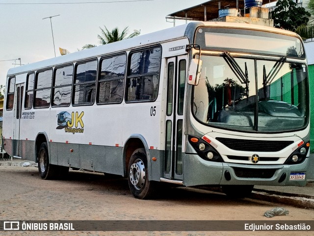 Ônibus Particulares 05 na cidade de Nazaré da Mata, Pernambuco, Brasil, por Edjunior Sebastião. Número da foto: #12408474.