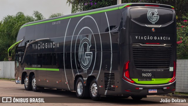 Viação Garcia 96020 na cidade de Curitiba, Paraná, Brasil, por João Dolzan. Número da foto: #12408227.