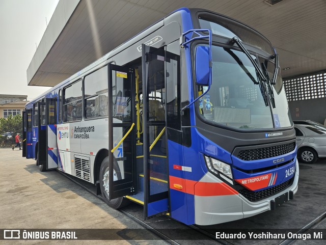 Empresa de Transportes e Turismo Carapicuiba 24.554 na cidade de Carapicuíba, São Paulo, Brasil, por Eduardo Yoshiharu Onaga Mi. Número da foto: #12406742.